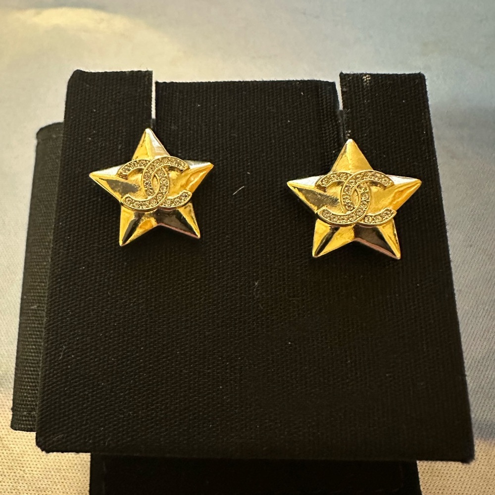 CHANEL Gold Star CC Crystal-Accented Stud Earrings